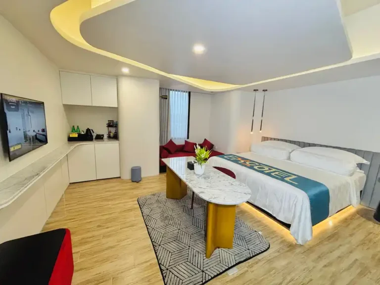 Compare Urban Hotel Suite Plans: A Guide to Spatial Utility and ROI