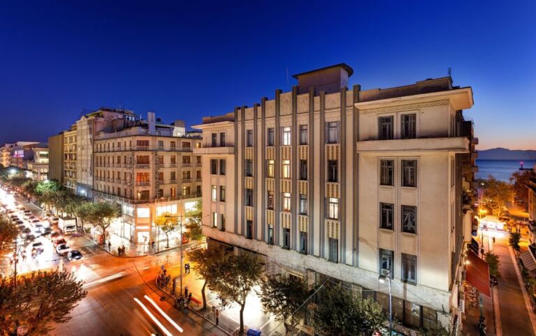Compare urban hotels: A strategic operational audit for high-performance stays
